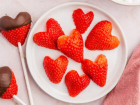 How to Make Strawberry Hearts
