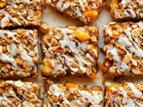 Peach Pie Crumble Bars Recipe