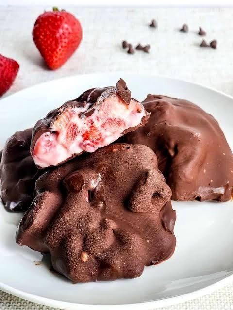 Chocolate Covered Strawberry Yogurt Bites Recipe